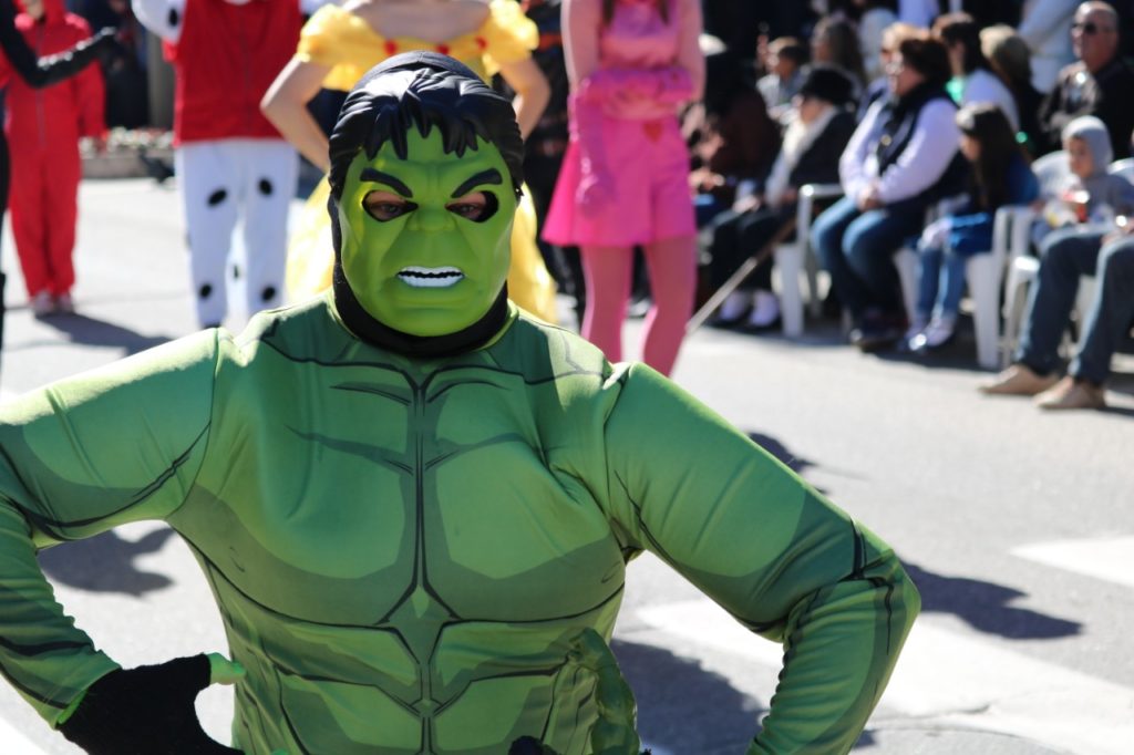Desfile Cívico e corte da Cuca Gigante marcam os 159 anos do aniversário de Brusque