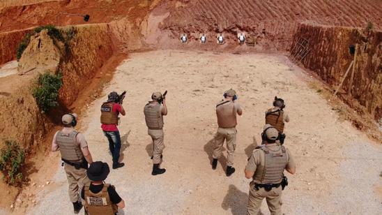 Instrução habilita policiais de Brusque para uso de fuzis