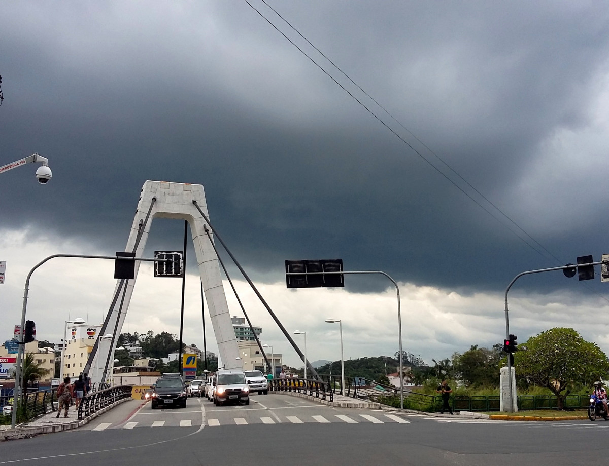 Defesa Civil alerta para possibilidade temporais com chuva intensa na sexta-feira (25)