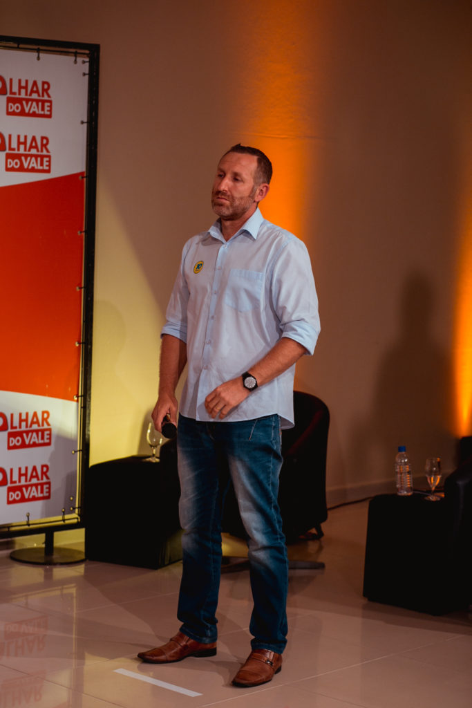Confira a galeria de fotos do Debate do Olhar do Vale