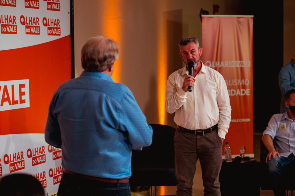 Confira a galeria de fotos do Debate do Olhar do Vale