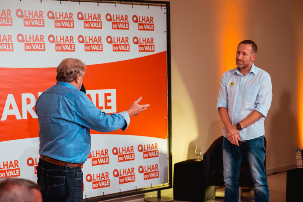 Confira a galeria de fotos do Debate do Olhar do Vale