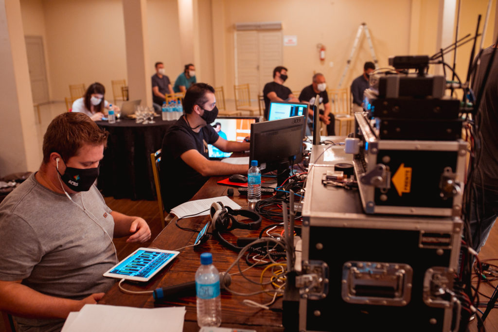 Confira a galeria de fotos do Debate do Olhar do Vale