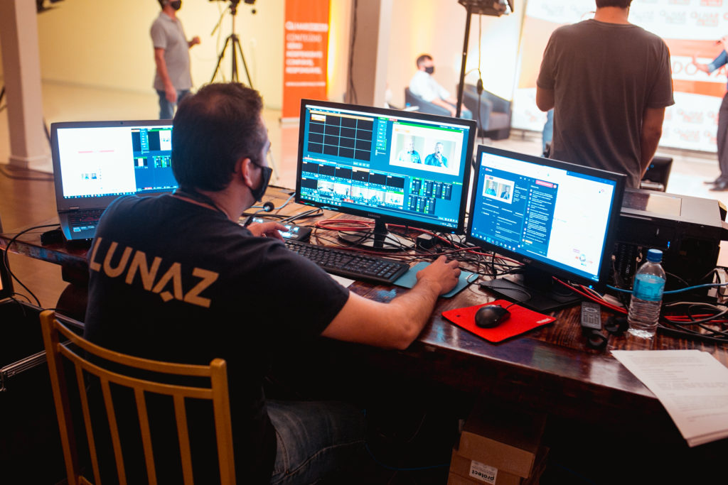 Confira a galeria de fotos do Debate do Olhar do Vale