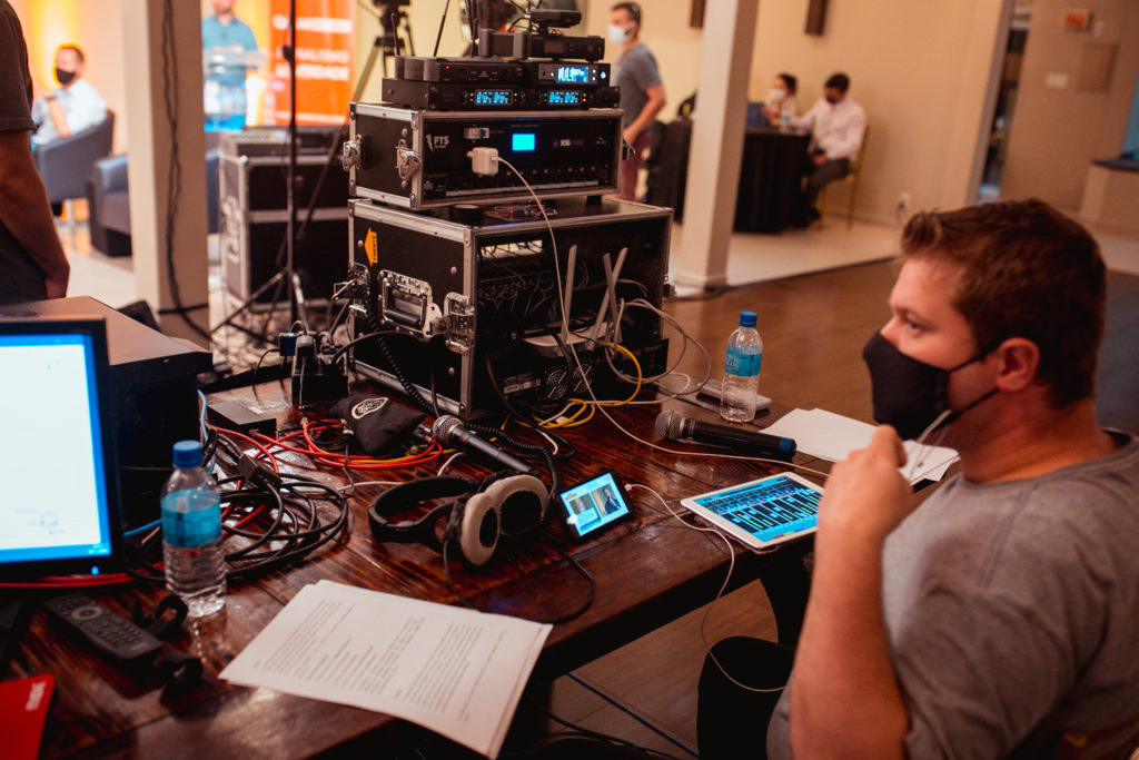 Confira a galeria de fotos do Debate do Olhar do Vale