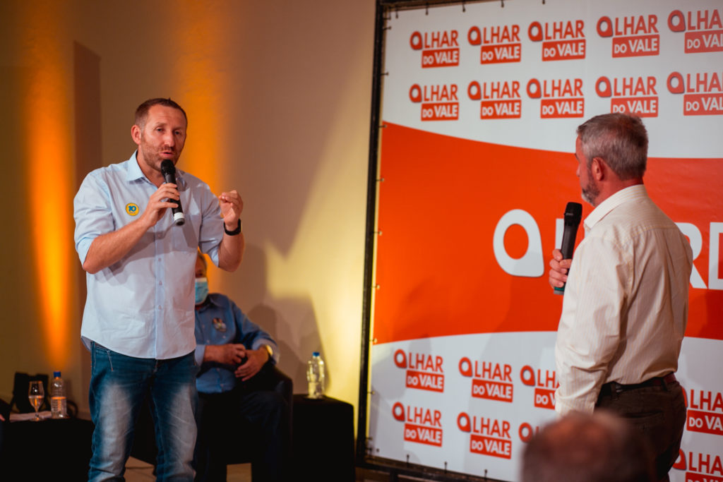 Confira a galeria de fotos do Debate do Olhar do Vale