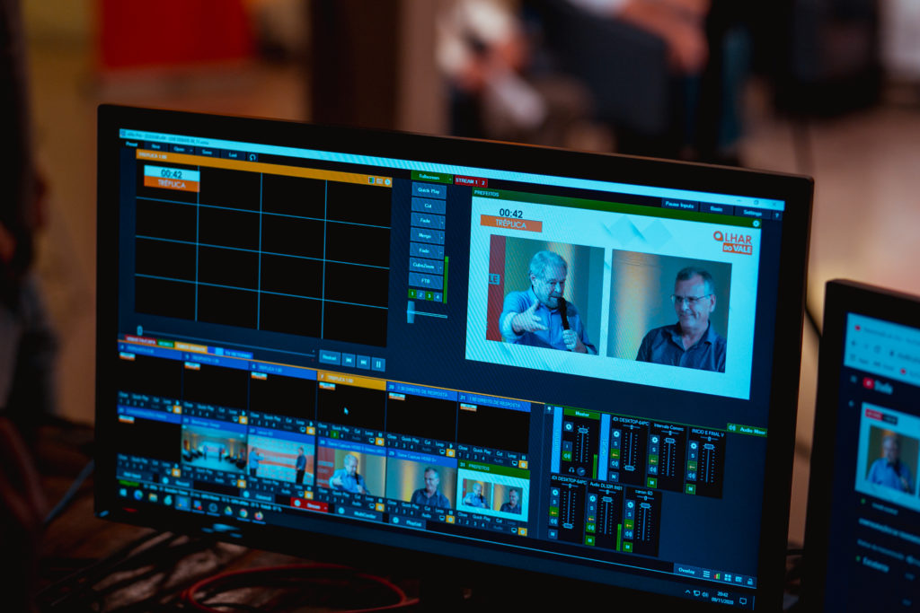 Confira a galeria de fotos do Debate do Olhar do Vale