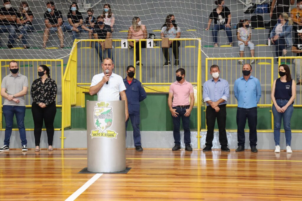 Ginásio do Imigrante é reformado em Botuverá