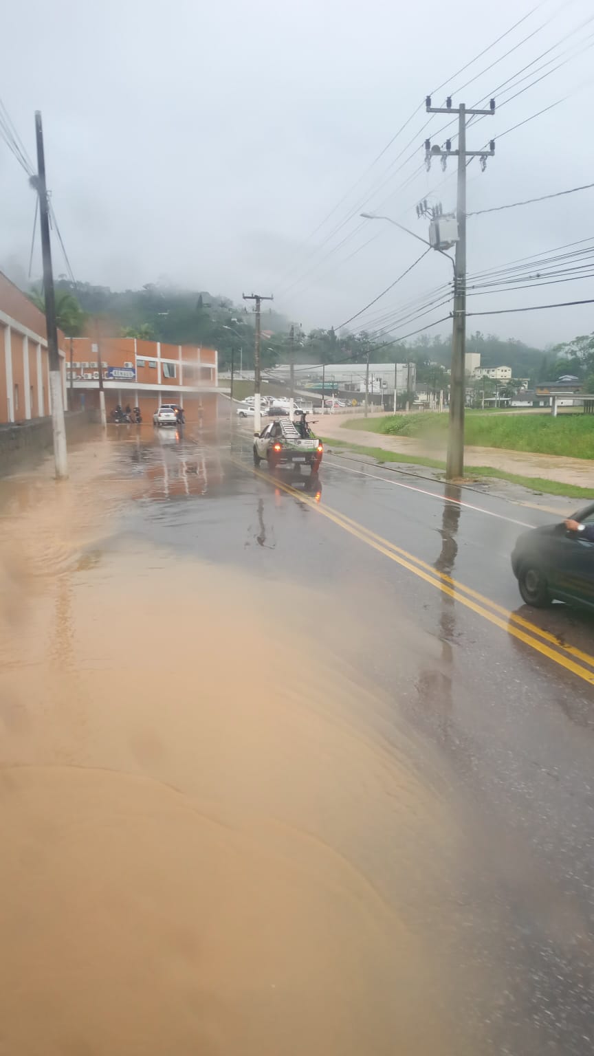 Confira os bairros com pontos de alagamento em Brusque