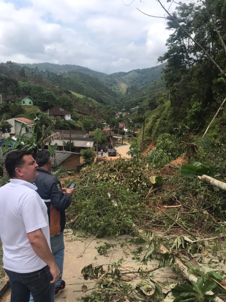 Chuva deixou estragos no bairro Santa Luzia