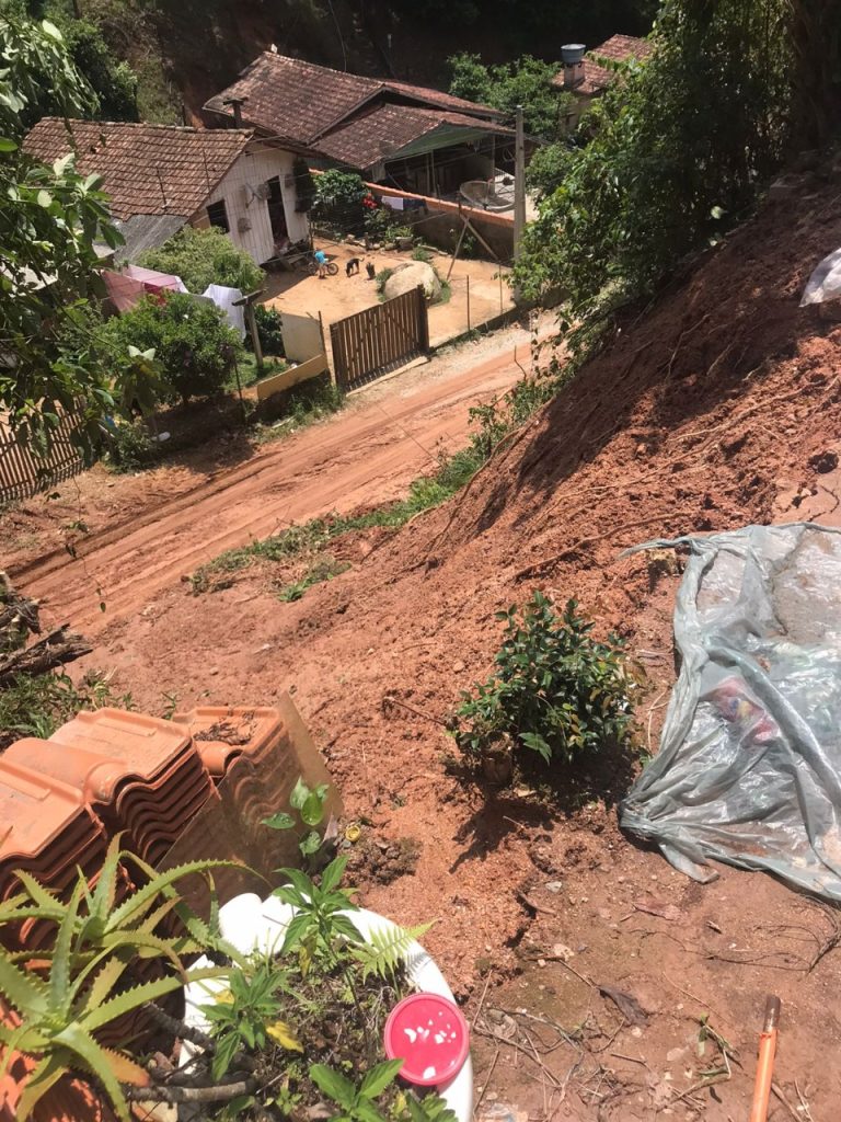 Chuva deixou estragos no bairro Santa Luzia