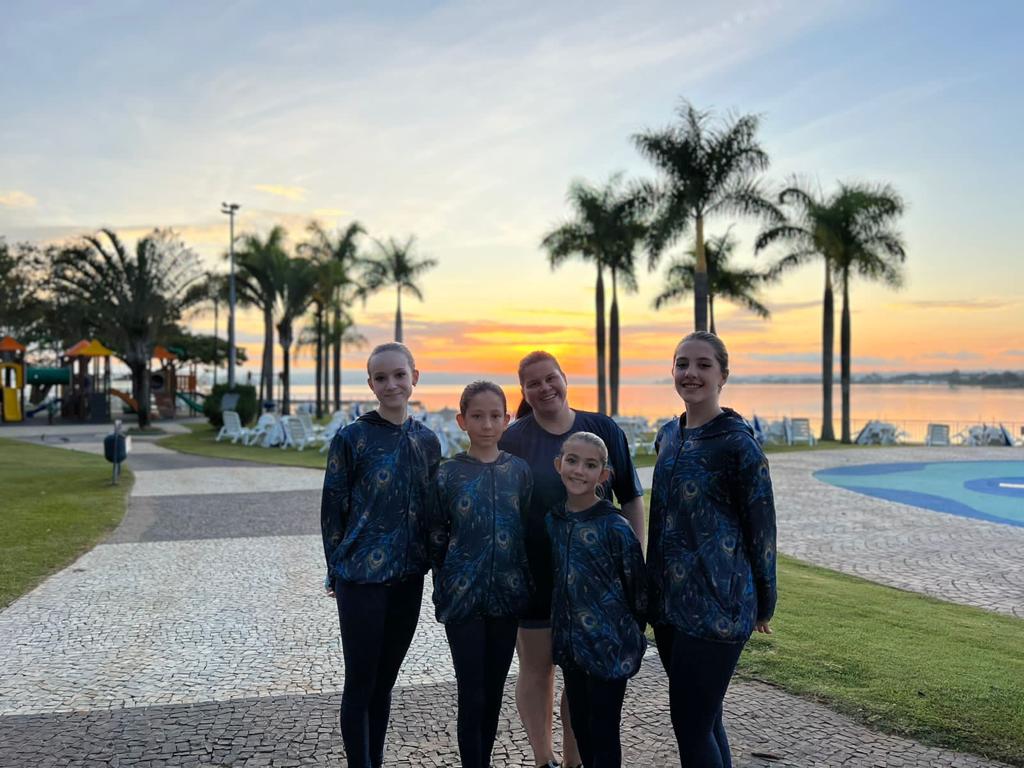 Brusquenses conquistam bicampeonato de patinação artística