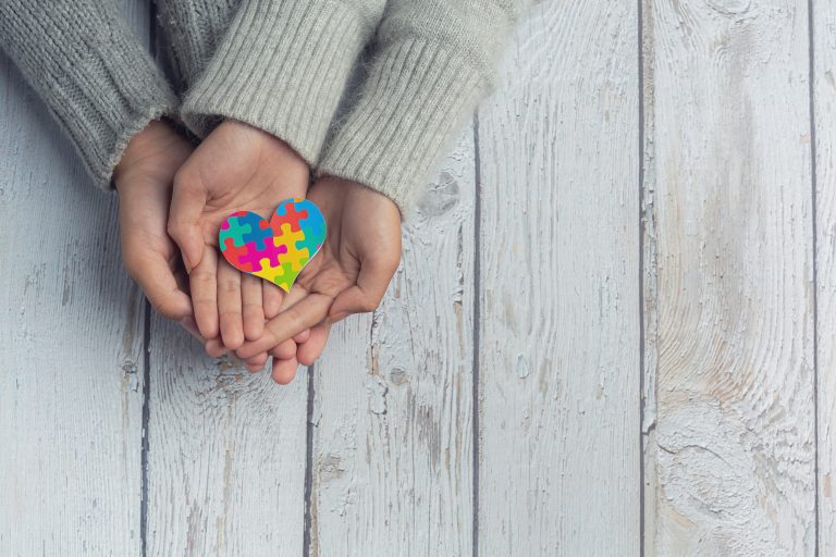 Dia da Conscientização do Autismo: Número de alunos autistas nas escolas cresce 48% em um ano 