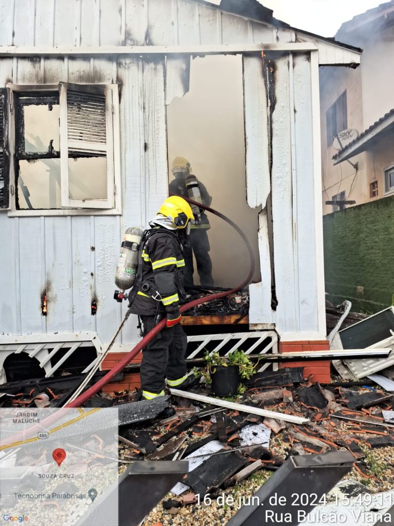 Incêndio na Bulcão Viana: Dono da casa estava dormindo e só teve tempo de pular a janela