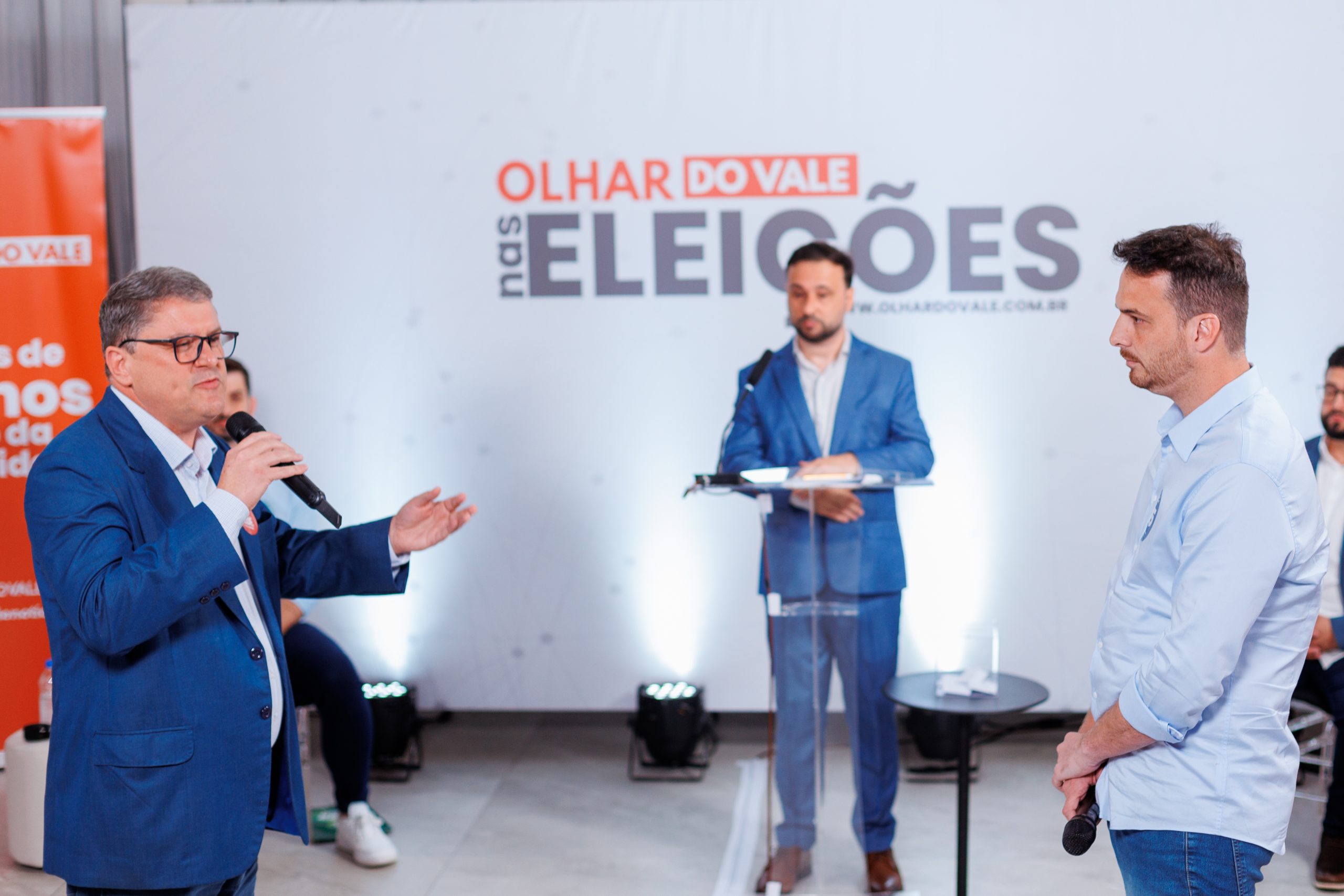 Bastidores: Confira galeria de fotos do Debate entre os candidatos a prefeito de Brusque