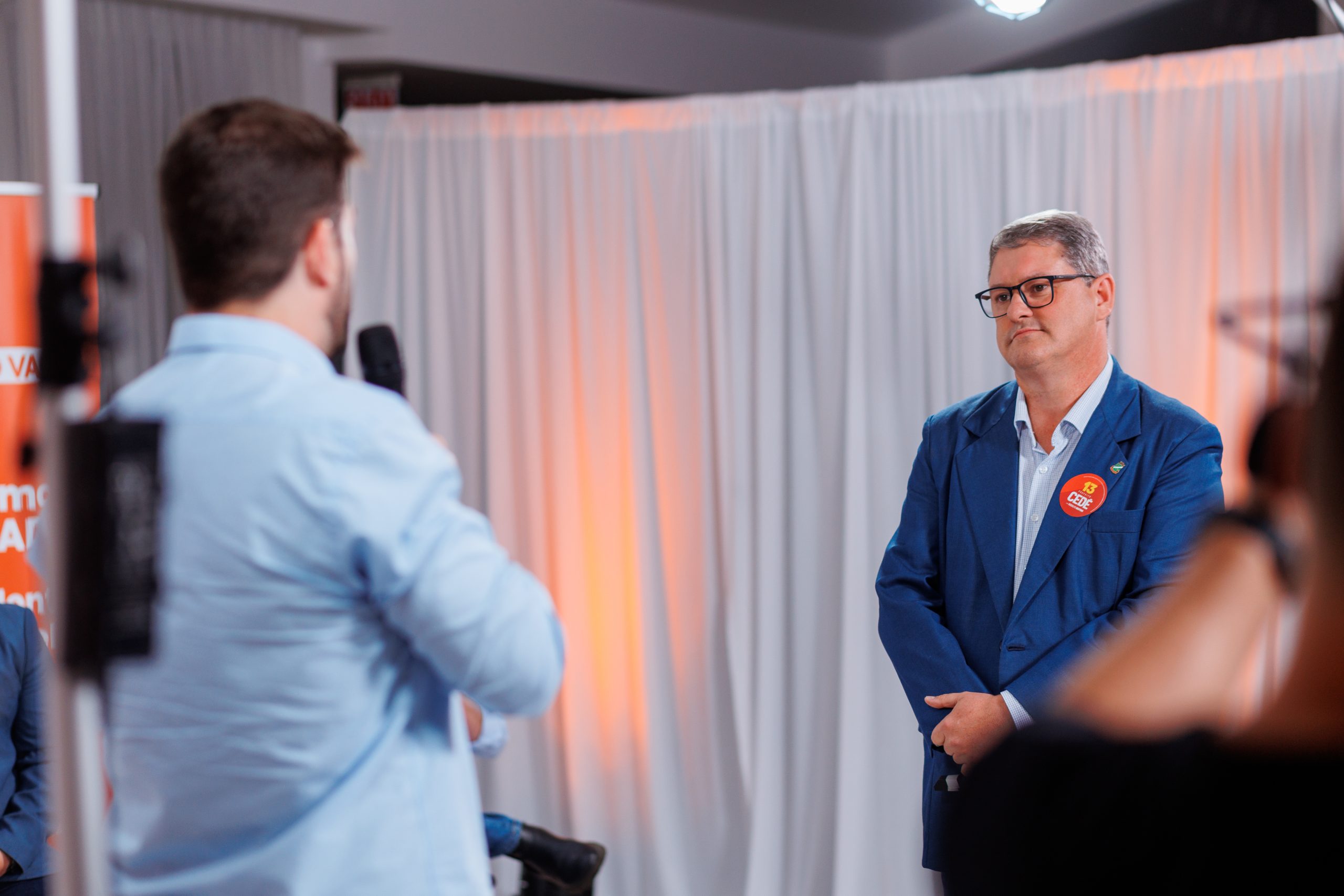 Bastidores: Confira galeria de fotos do Debate entre os candidatos a prefeito de Brusque