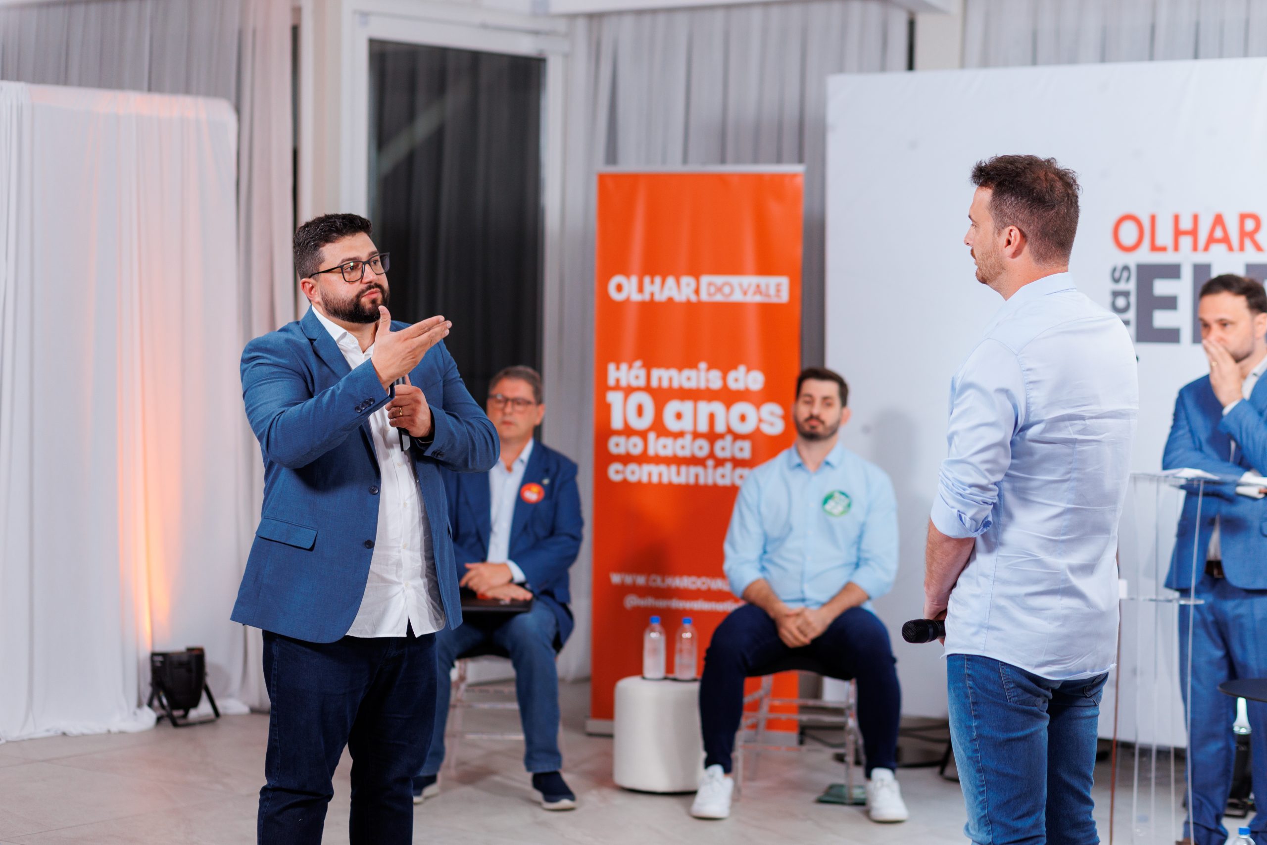 Bastidores: Confira galeria de fotos do Debate entre os candidatos a prefeito de Brusque