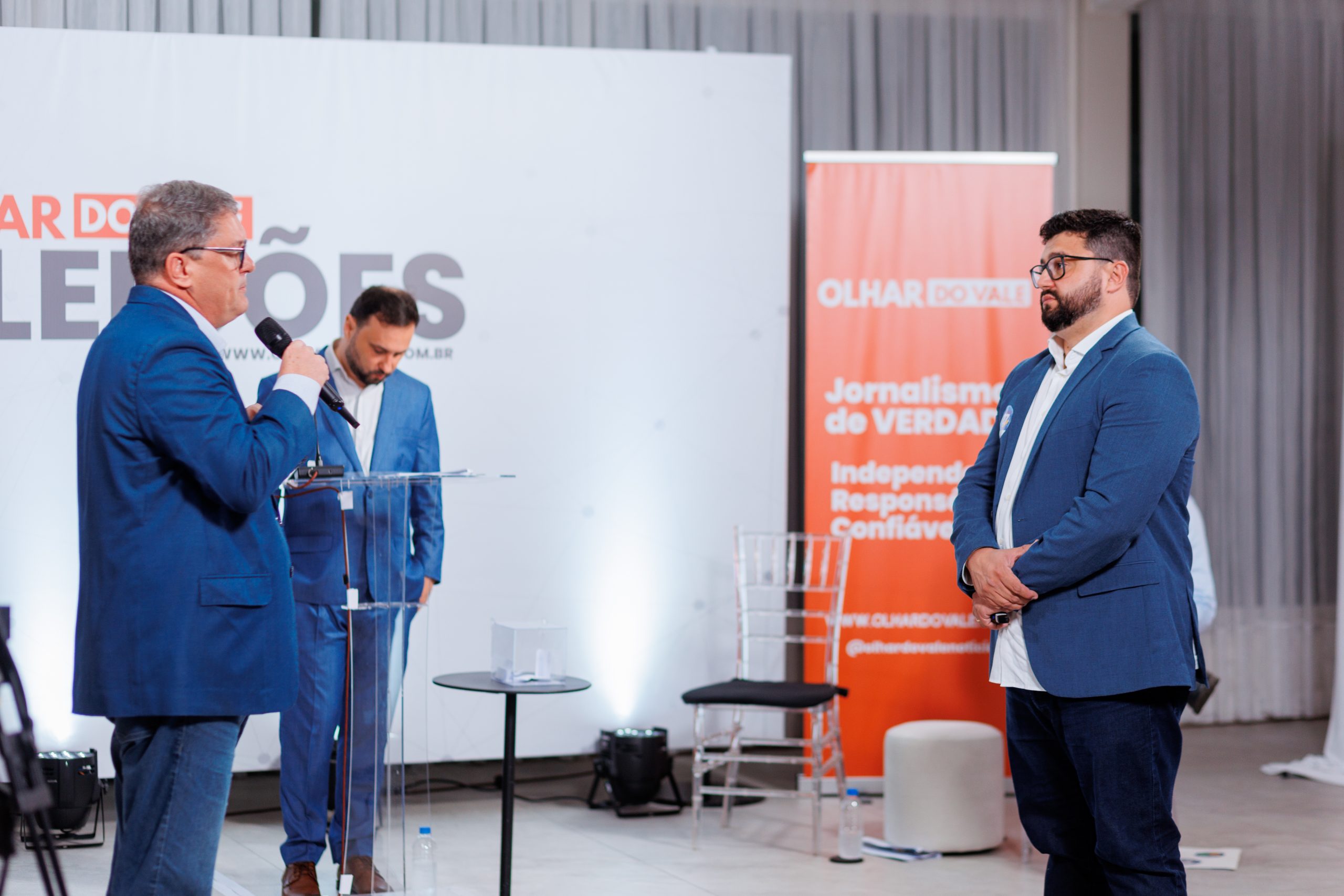 Bastidores: Confira galeria de fotos do Debate entre os candidatos a prefeito de Brusque