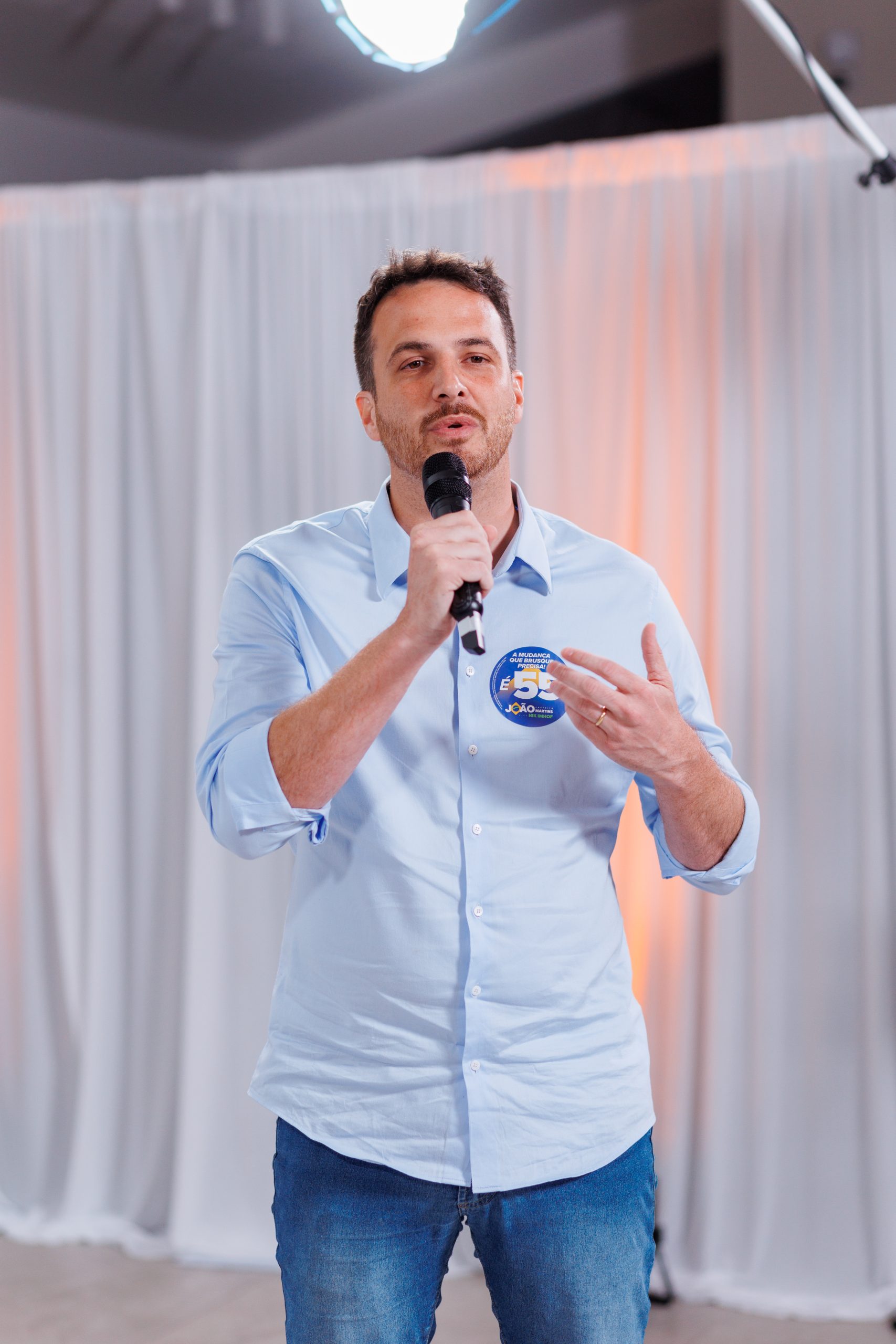 Bastidores: Confira galeria de fotos do Debate entre os candidatos a prefeito de Brusque