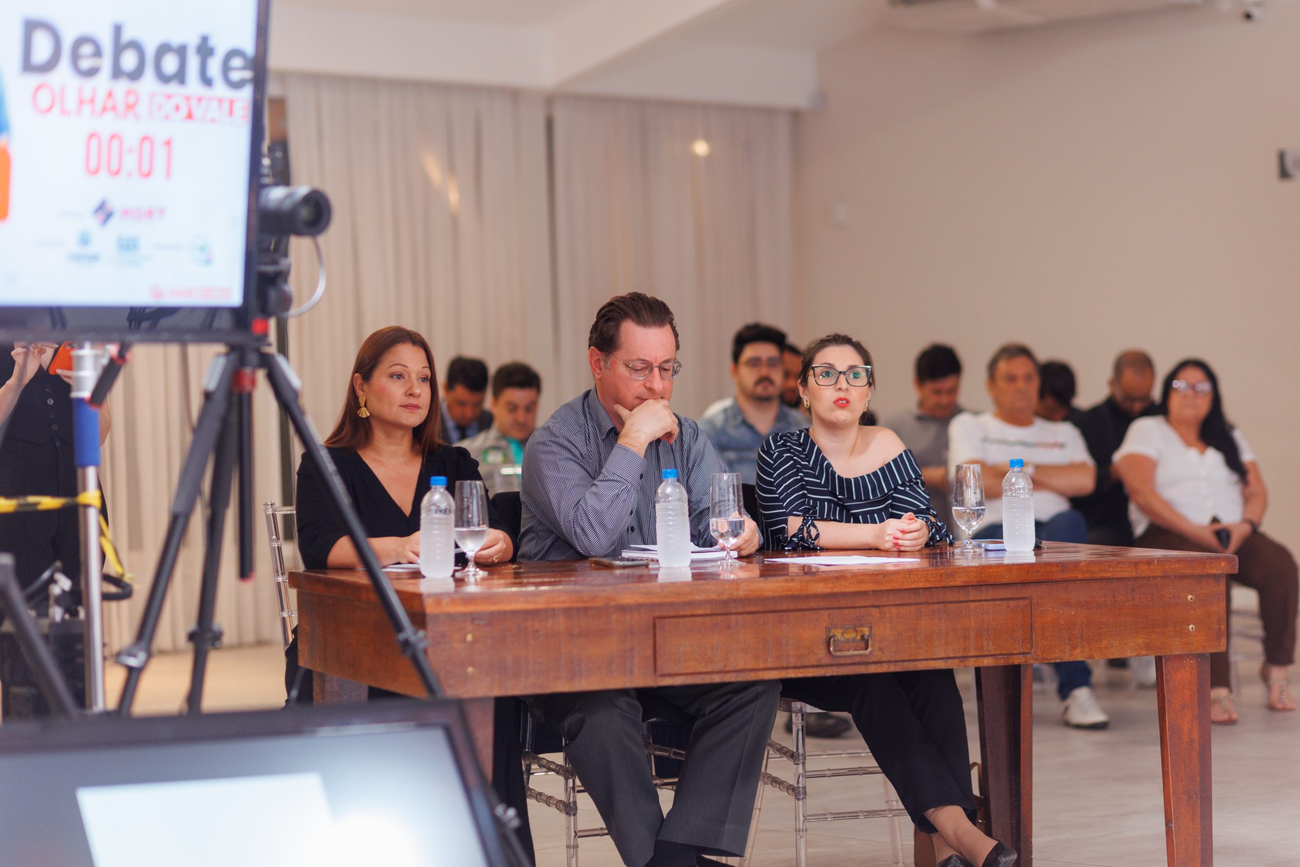 Bastidores: Confira galeria de fotos do Debate entre os candidatos a prefeito de Brusque