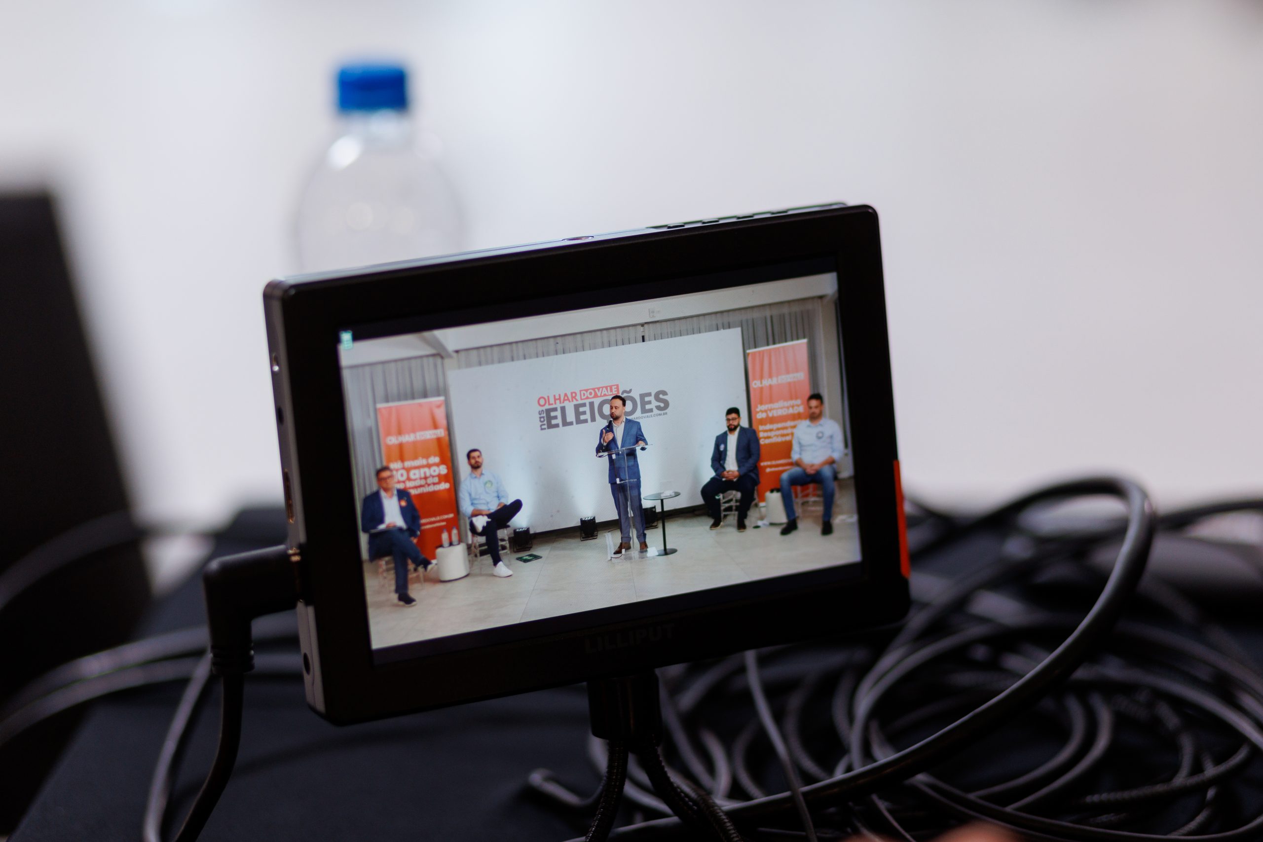 Bastidores: Confira galeria de fotos do Debate entre os candidatos a prefeito de Brusque