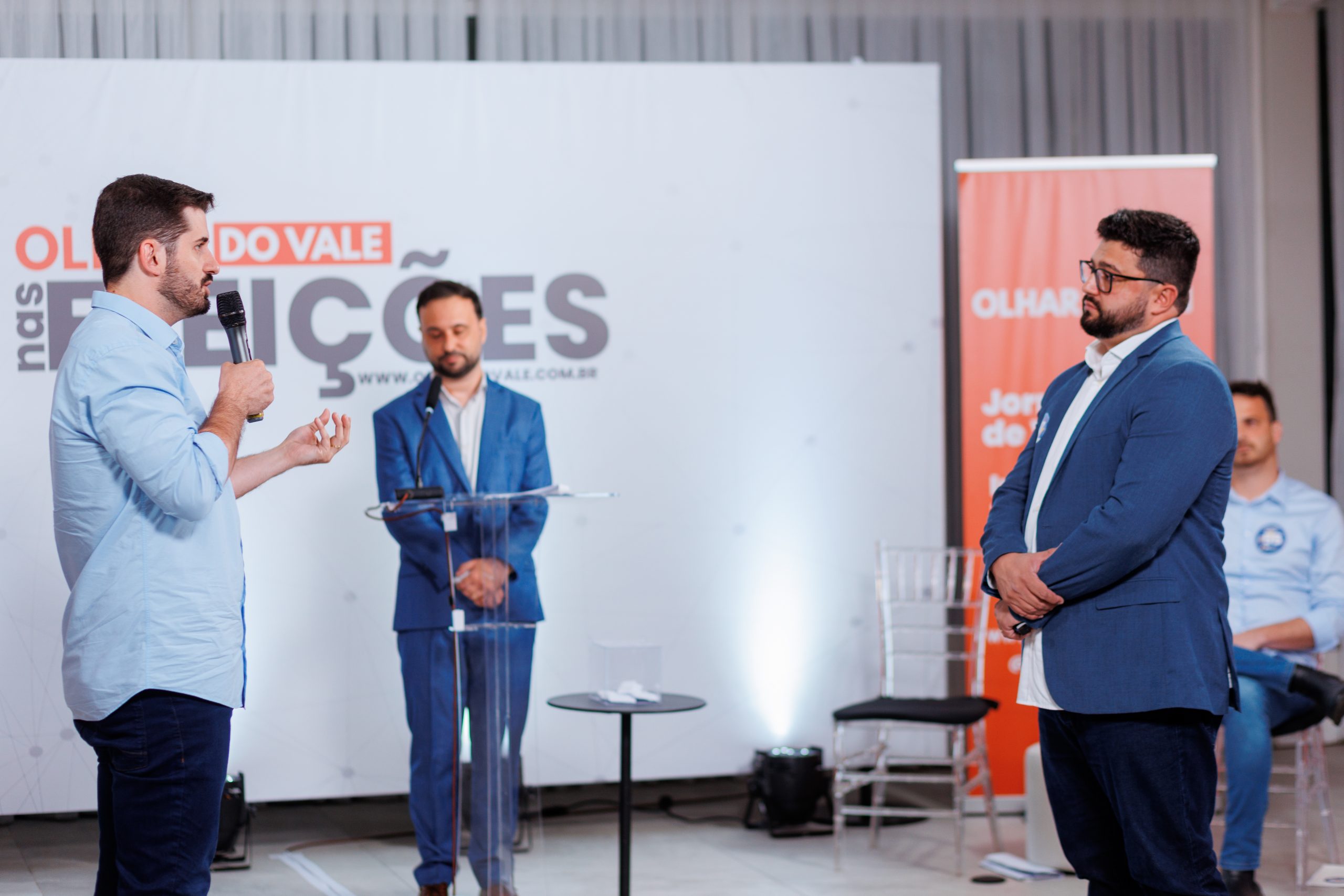 Bastidores: Confira galeria de fotos do Debate entre os candidatos a prefeito de Brusque
