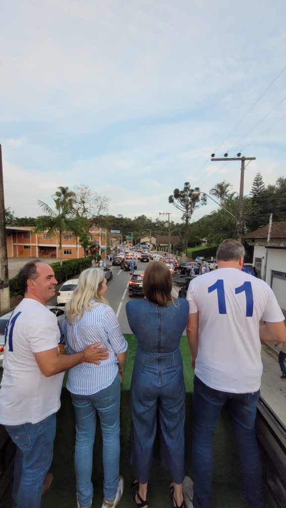 Zirke e Cledson são reeleitos prefeito e vice de Guabiruba