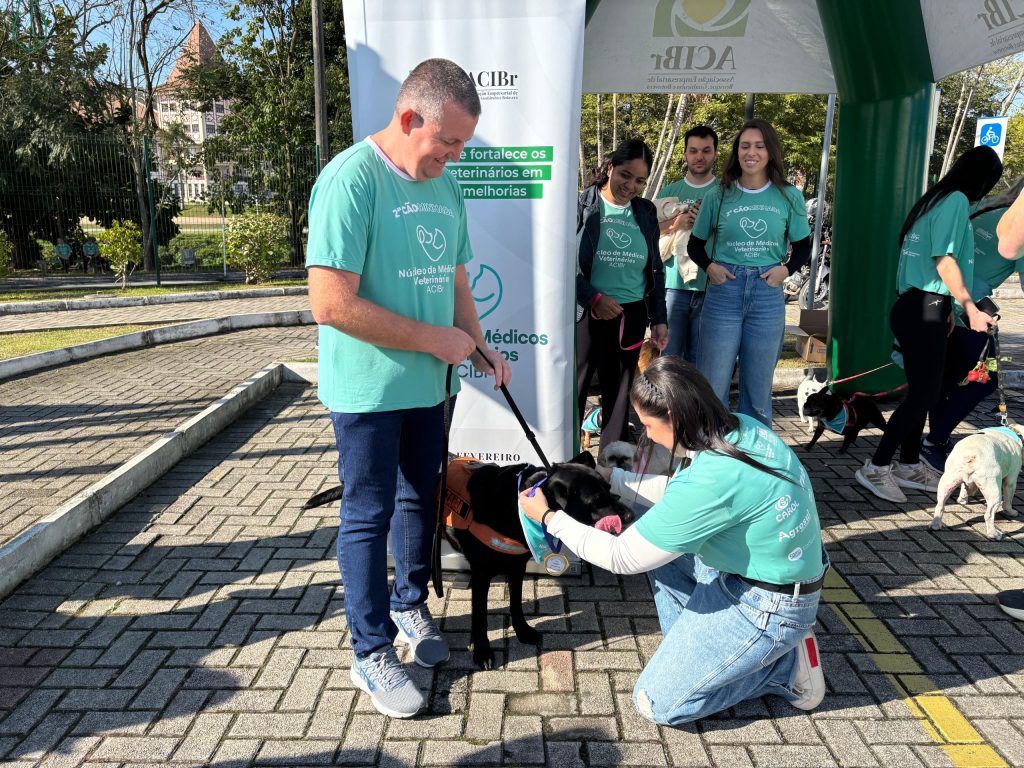 2ª Cãominhada em Brusque: Veja as fotos do evento que reuniu mais de 150 pets e seus tutores