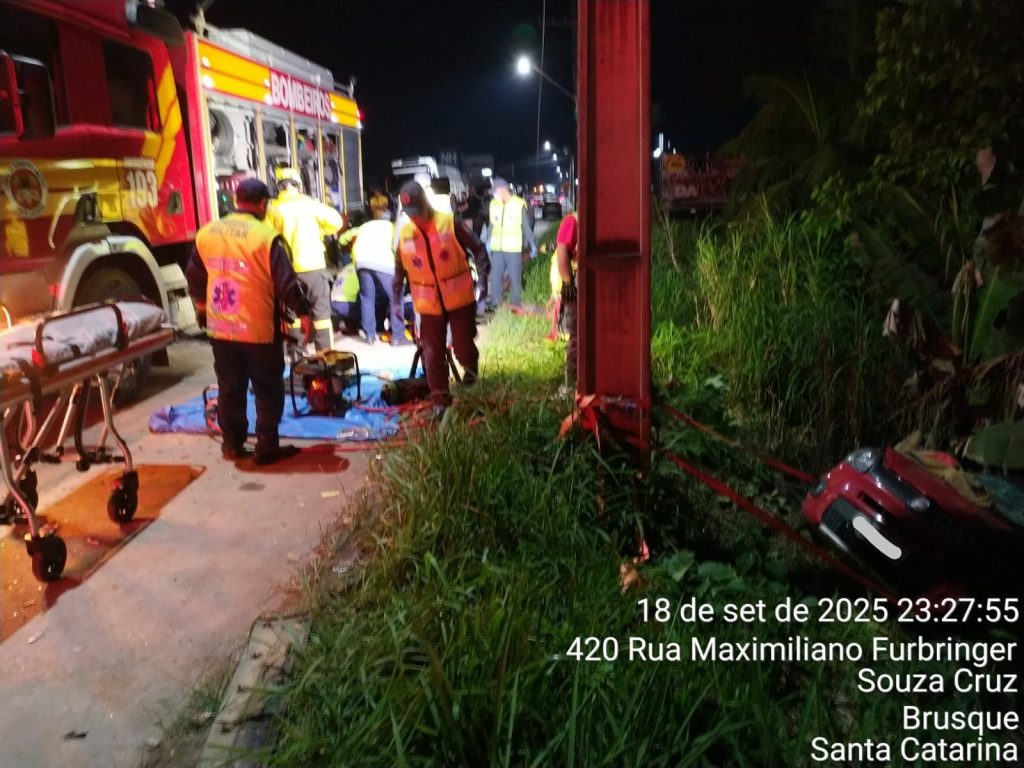 Bombeiros detalham grave acidente envolvendo três veículos no Souza Cruz