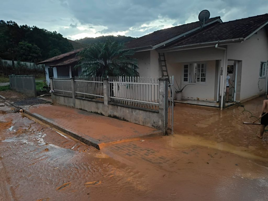 Em 50 minutos, bairro Dom Joaquim registra 32% da chuva esperada para o mês de fevereiro