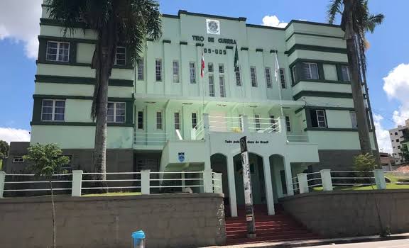 Vechi cria “Bolsa Farda” e maioria dos vereadores aprova novo auxílio em Brusque