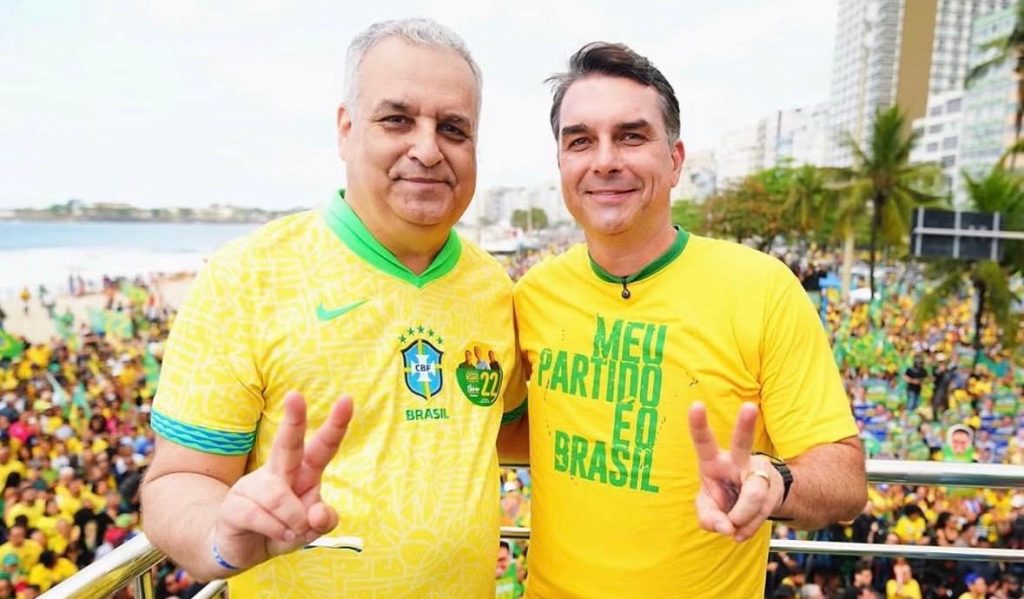 Flávio Bolsonaro conquista mais de 77% dos votos em Brusque